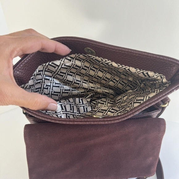 Tignanello Leather Crossbody Bag Medium Burgundy 3 Compartment All Zip - Picture 4 of 14